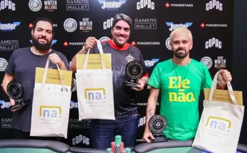 Os campeões receberam presentes dos patrocinadores (Foto: BSOP)