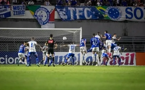 Foto: Celio Junior/AGIF – CSA e Cruzeiro ficaram no empate em 1 a 1, no estádio Rei Pelé