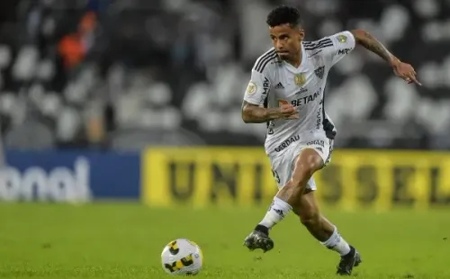 Foto: Thiago Ribeiro/AGIF – Allan é titular do Atlético-MG, mas perderá jogo de ida da Libertadores contra o Palmeiras