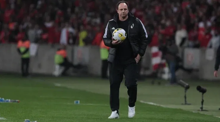 Foto: Rubens Chiri/saopaulofc.net/Divulgação - O treinador admite priorizar a disputa das copas