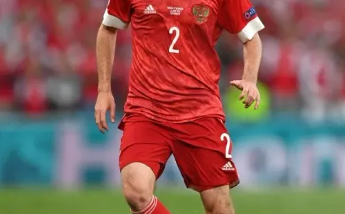 Mário Fernandes em ação pela Seleção da Rússia – Foto: Stuart Franklin/Getty Images