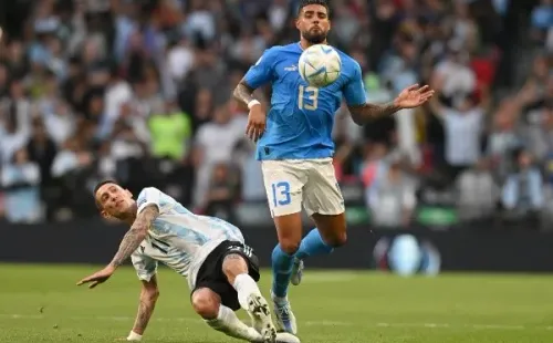 Emerson Palmieri em ação pela Itália, Finalíssima, contra a Argentina – Foto: Claudio Villa/Getty Images