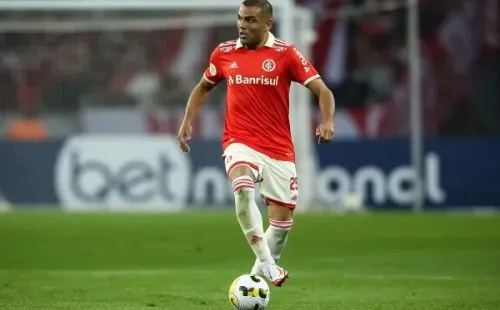 Agif/Pedro H. Tesch – Mercado pode jogar pelo lado direito