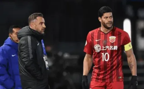 Getty Images/ Hulk e Vítor Pereira enquanto estavam em time na China.