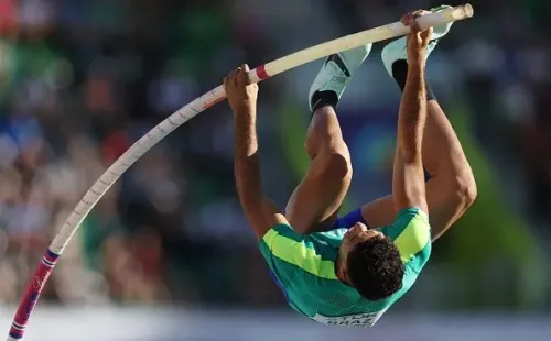 Thiago Braz durante as classificatórias do Mundial. Créditos: Getty Images