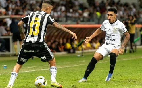 Alessandra Torres/AGIF/ Corinthians em campo contra o Atlético-MG.
