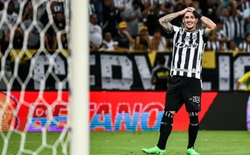 Agif/Kely Pereira – Vina sofreu pênalti polêmico contra o Palmeiras