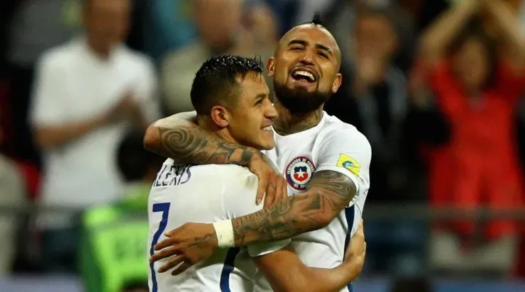 (Photo by Ian Walton/Getty Images) - Sánchez não deve ser contratado pelo Flamengo para jogar com Vidal.