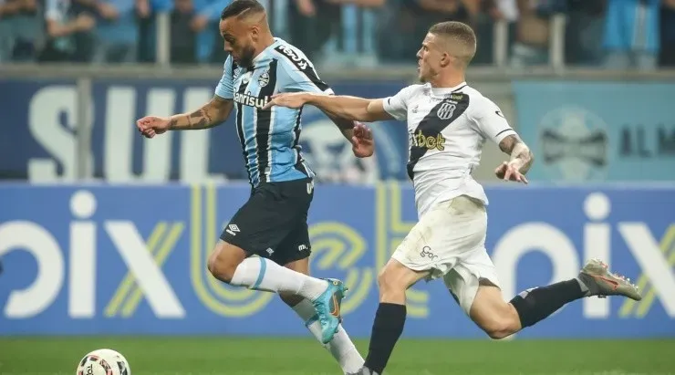 Foto: Pedro H. Tesch/AGIF - Guilherme: atacante deve ser o substituto de Ferreira no Grêmio