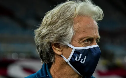 Foto: Thiago Ribeiro/AGIF – Jorge Jesus sofreu alfinetadas de Sormani em comparação ao Flamengo de Dorival