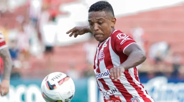 Rafael Vieira/AGIF - Niltinho atuando pelo Náutico.