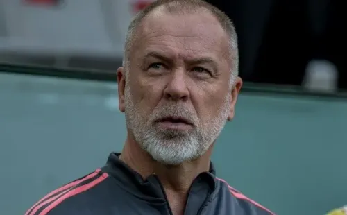 Foto: Robson Mafra/AGIF – Treinador sofreu apenas três derrotas no comando do Inter