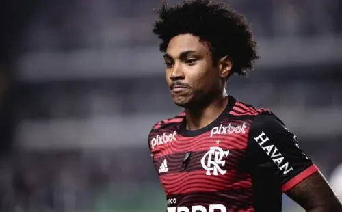 Foto: Ettore Chiereguini/AGIF – Vitinho tem contrato até o fim do ano e não deve seguir na equipe