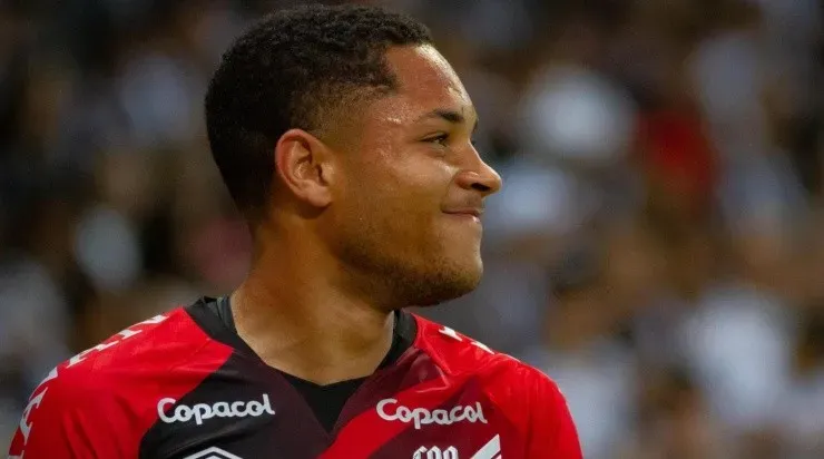 Fernando Moreno/AGIF - Rizek quer Vitor Roque de titular.