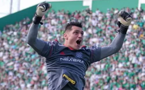 Foto: Liamara Polli/AGIF – Denis chega a Recife com contrato até o fim da Série B