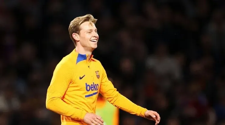 Frenkie De Jong está em um imbróglio com a diretoria do Barcelona. Foto:Mark Kolbe/Getty Images)