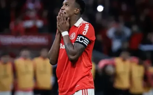 Foto: Maxi Franzoi/AGIF – Edenilson está recuperado de edema e deve ser titular contra o Avaí