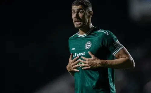 Foto: Heber Gomes/AGIF – Pedro Raul é o vice-artilheiro do Brasileirão com 12 gols, um atrás de Cano, do Fluminense