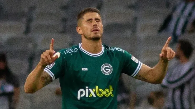 Foto: Fernando Moreno/AGIF - Pedro Raul está brilhando pelo Goiás.