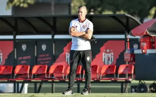 Alan Deyvid/ACG/ Jorginho segue no comando do Atlético-GO.