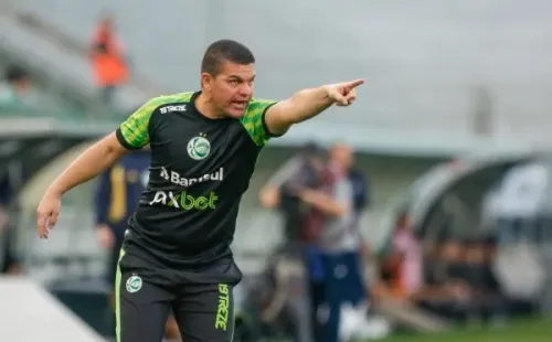 (Foto: Luiz Erbes/AGIF)