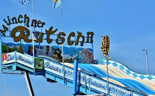 Atração em parque de diversões precisou ser interditada (Pixabay/Ralphs_Fotos)