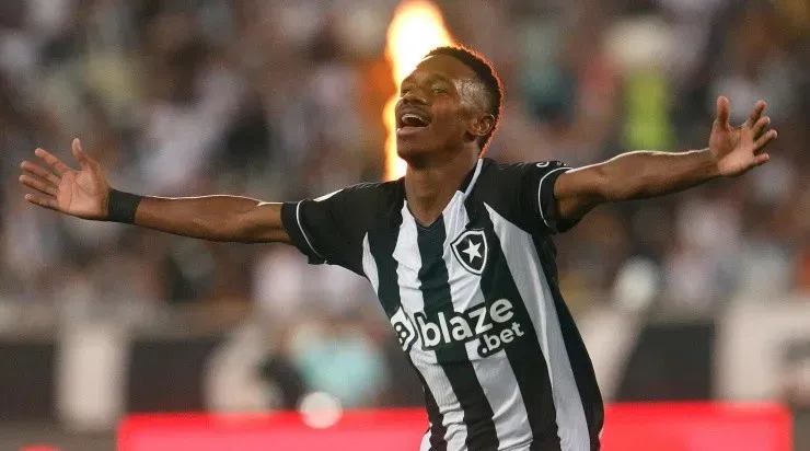 Foto: Vitor Silva/Botafogo/Divulgação - O jovem atacante marcou gol contra o Athletico no Brasileirão