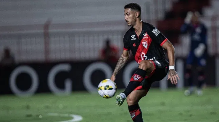 Heber Gomes/AGIF - Jefferson 'some' de escalação no treino.