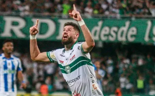 Agif/Gabriel Machado – Fabrício Daniel garantiu a vitória do Coxa