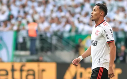 Foto: Marcello Zambrana/AGIF – Lázaro foi criticado por Renato Maurício Prado