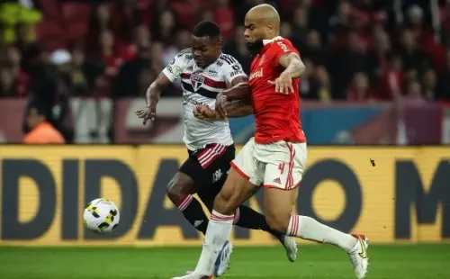 Pedro H. Tesch/AGIF/ Rodrigo Moledo em campo.