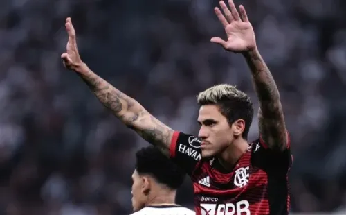 Foto: Ettore Chiereguini/AGIF – Pedro tem contrato com o Flamengo até o fim de 2025