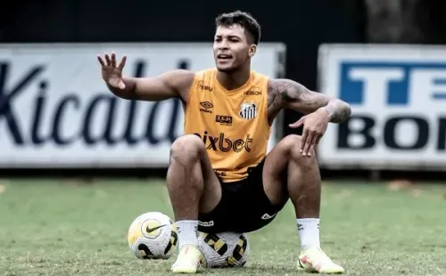 Foto: Ivan Storti/Santos FC – Marcos Leonardo retornará ao Santos contra o Goiás no Campeonato Brasileiro