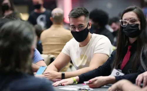 Dalton Hobold é o melhor brasileiro no ranking (Foto: Luis Bertazini/Divulgação BSOP)