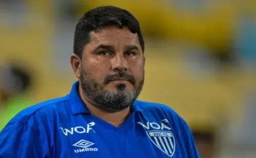 RJ - Rio de Janeiro - 19/06/2022 - BRASILEIRO A 2022, FLUMINENSE X AVAI - Eduardo Barroca tecnico do Avai durante partida contra o Fluminense no estadio Maracana pelo campeonato Brasileiro A 2022. Foto: Thiago Ribeiro/AGIF