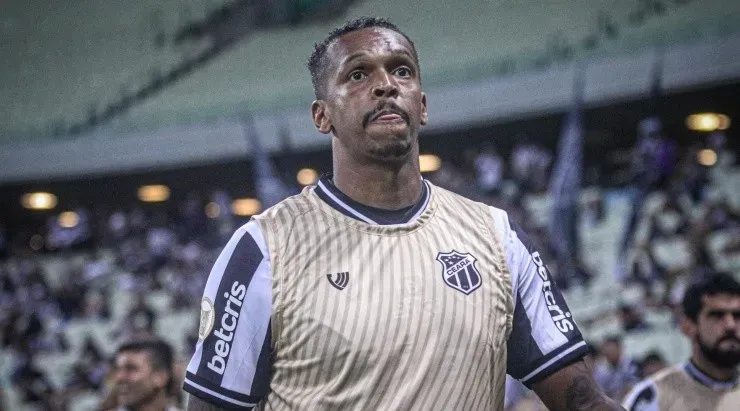 Foto: Lucas Emanuel/AGIF - Jô deve ser titular pela primeira vez.