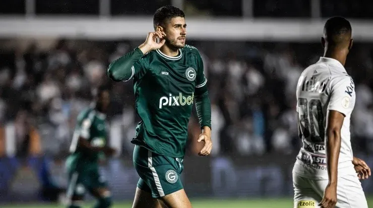 Foto: Raul Baretta/AGIF - Pedro Raul brilhou diante do Santos.