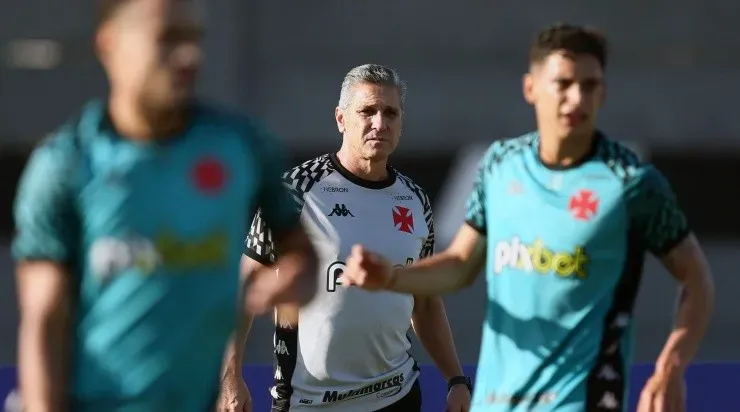 Foto: Daniel Ramalho/Vasco/Divulgação - A estreia do treinador será contra o Grêmio, fora de casa