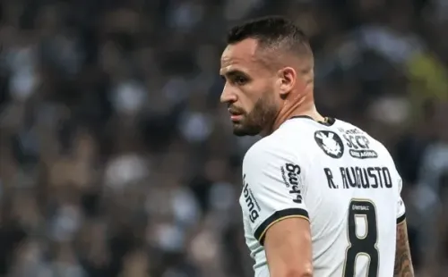 Foto: Marcello Zambrana/AGIF – Renato Augusto tem grandes chances de reforçar o Corinthians na semifinal da CdB