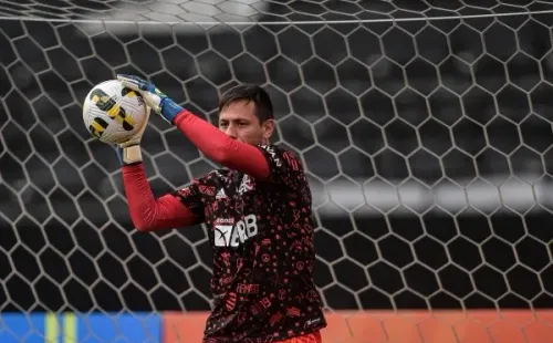 Foto: Thiago Ribeiro/AGIF – Diego Alves estaria no radar do Inter para 2023