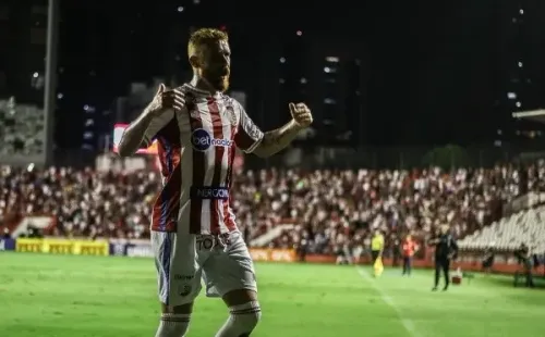Tiago Caldas/CNC/ Souza comemorando gol pelo Náutico.