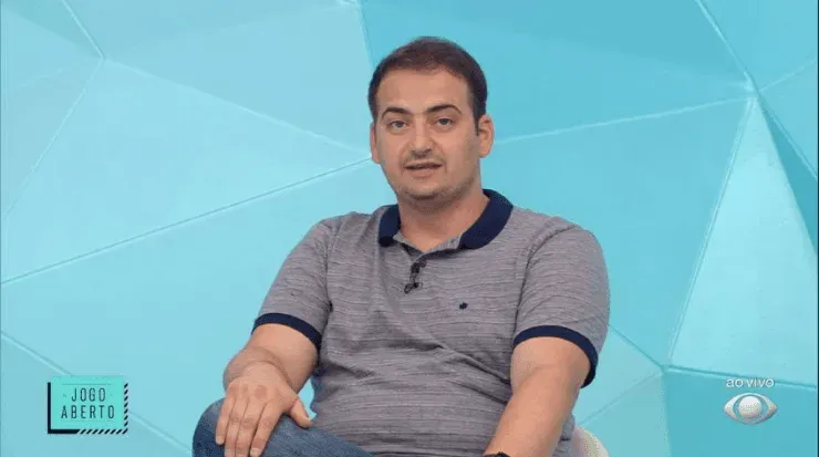 Cappellanes foi punido pelo ACEESP por comemorar a classificação do Athletico durante seu trabalho pela TV Bandeirantes. Foto: TV/ Bandeirantes