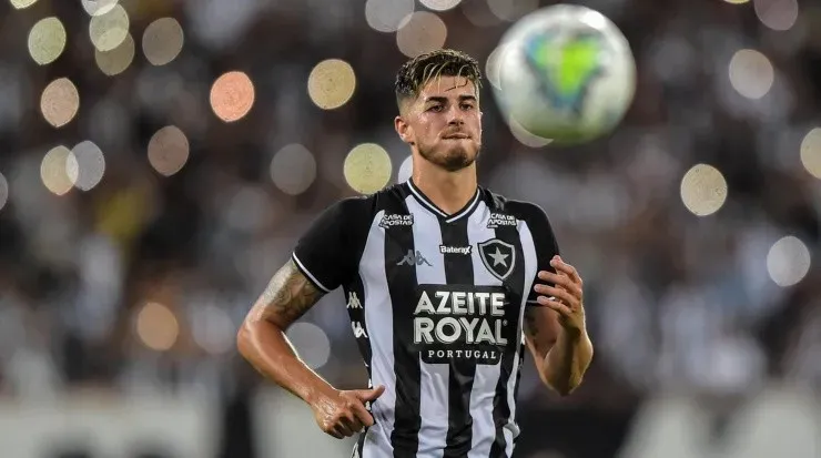 Foto: Thiago Ribeiro/AGIF - O atacante já defendeu as cores do Botafogo