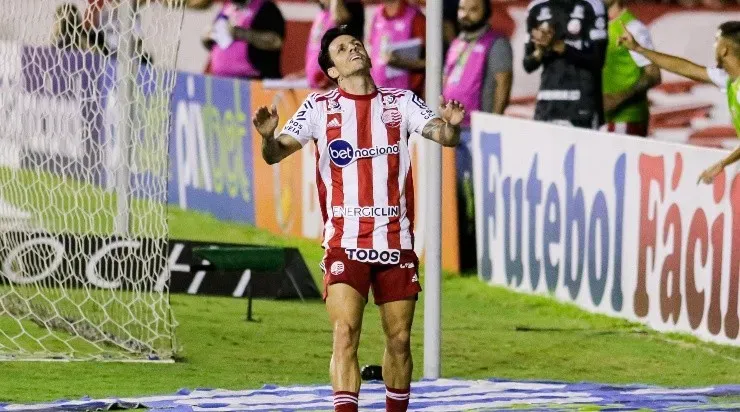 Foto: Rafael Vieira/AGIF - Jean Carlos é a referência técnica do elenco.