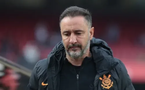 Foto: Marcello Zambrana/AGIF – Vítor Pereira deu uma declaração polêmica sobre sua preocupação com o cargo