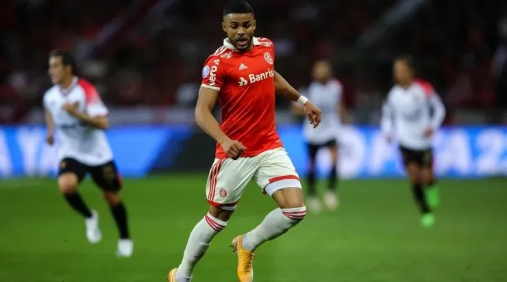 Foto: Pedro H. Tesch/AGIF - Wanderson: será adquirido em definitivo pelo Colorado