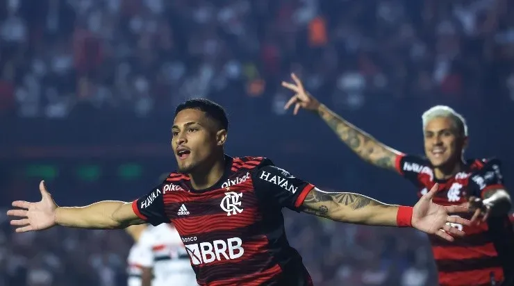 Torcida do Flamengo se irritou com a forma que Marcos Braz e Landim vem negociando a renovação de João Gomes. Foto:Marcello Zambrana/AGIF