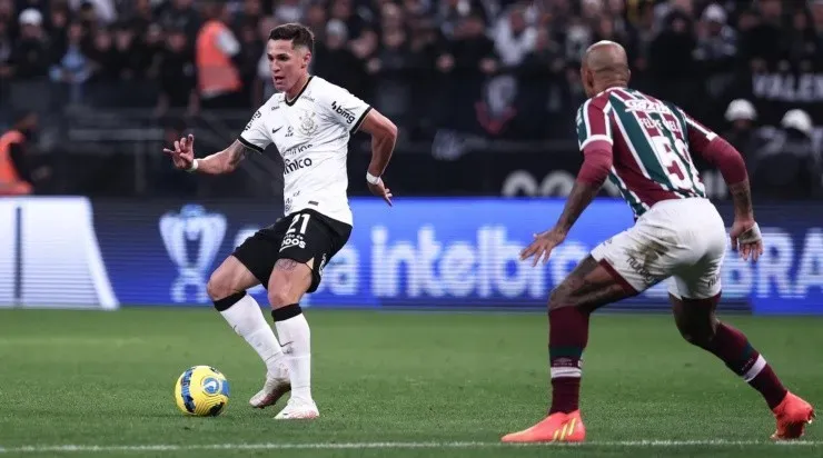 Foto: Ettore Chiereguini/AGIF - Felipe Melo foi muito criticado.