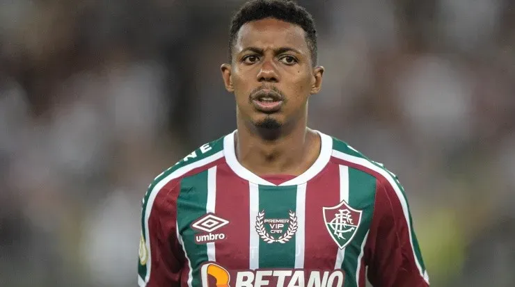 Foto: Thiago Ribeiro/AGIF - Wellington: volante foi titular contra o Corinthians