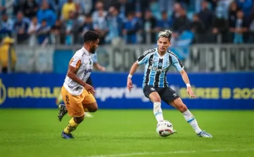 Biel em ação pelo Grêmio -Foto: Pedro H. Tesch/AGIF